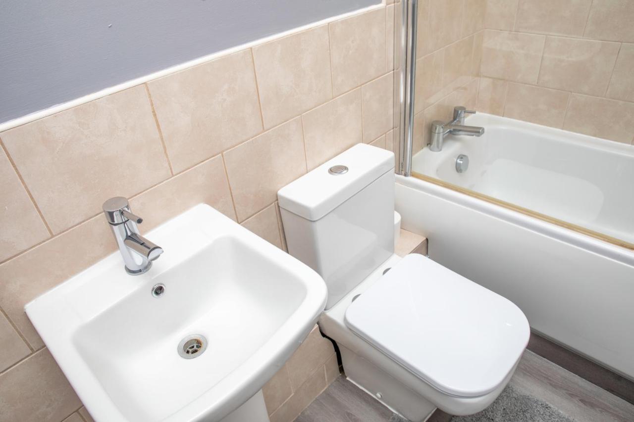 Leeds City Centre Spacious House Free Parking And Wi-Fi Exterior foto