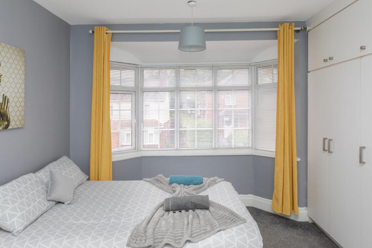 Leeds City Centre Spacious House Free Parking And Wi-Fi Exterior foto