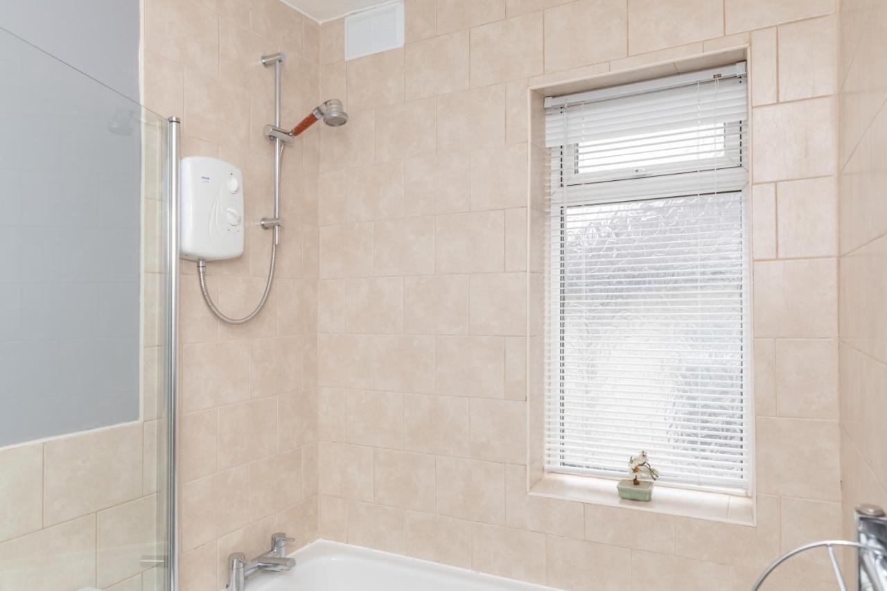 Leeds City Centre Spacious House Free Parking And Wi-Fi Exterior foto
